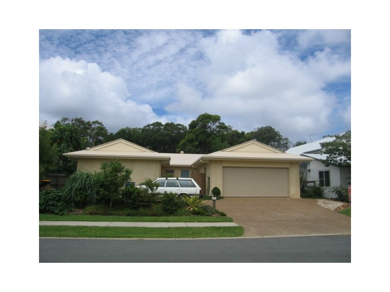6 Mia Court, Ocean Shores NSW 2483