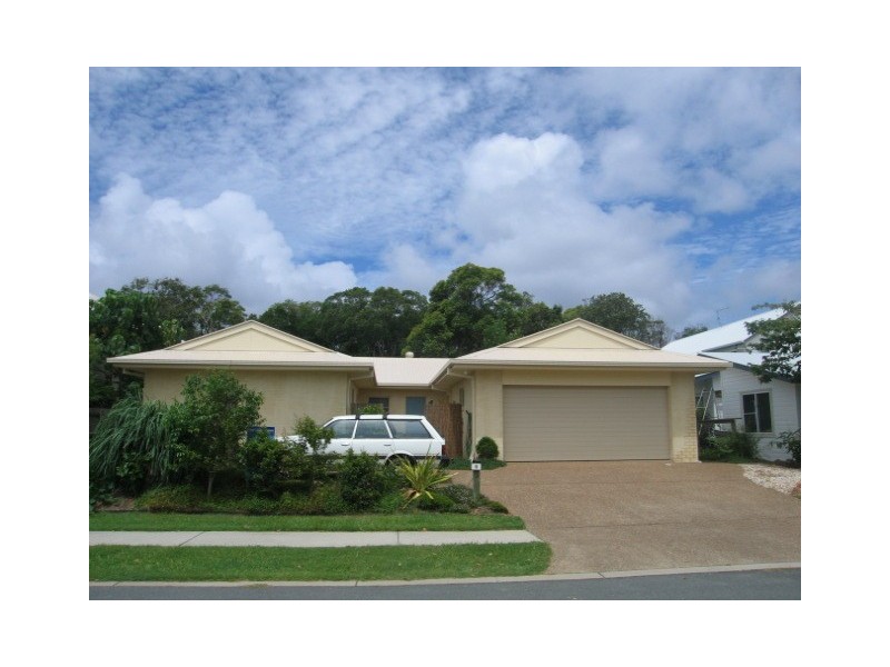 6 Mia Court, Ocean Shores NSW 2483