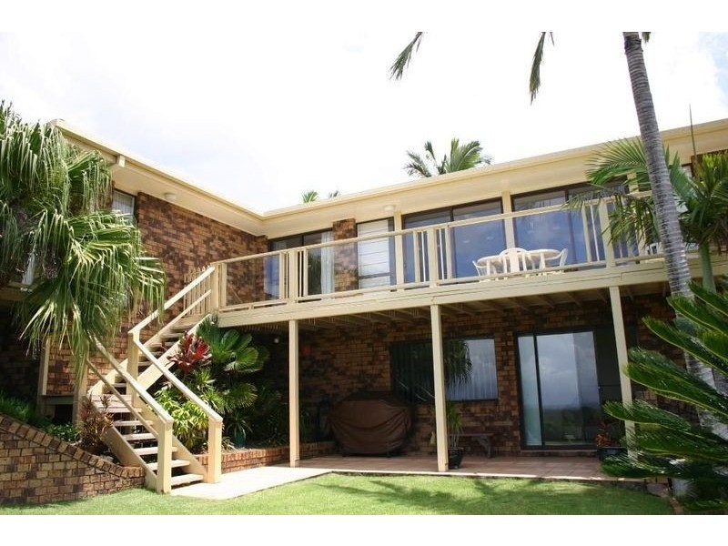 12 Jarrah Crescent, Ocean Shores NSW 2483