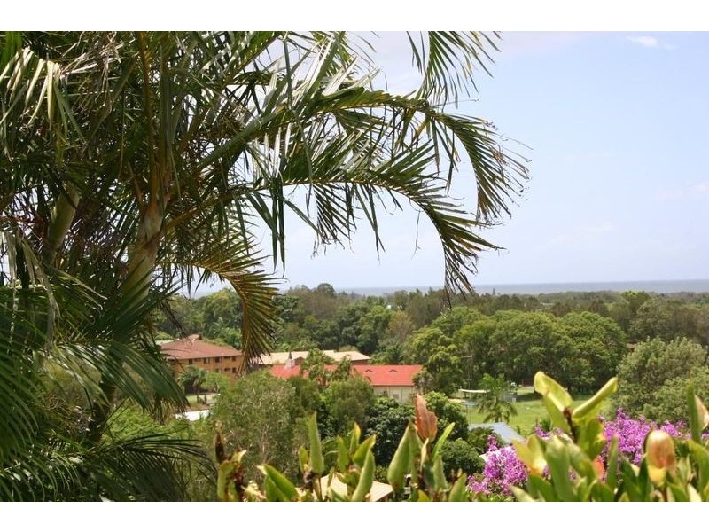 12 Jarrah Crescent, Ocean Shores NSW 2483