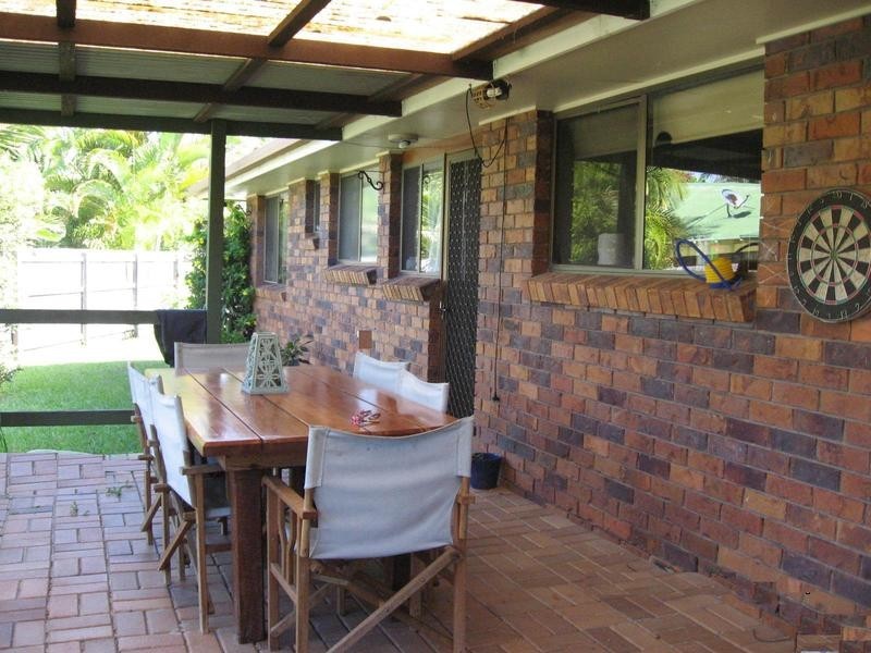 5 Wahlooga Way, Ocean Shores NSW 2483