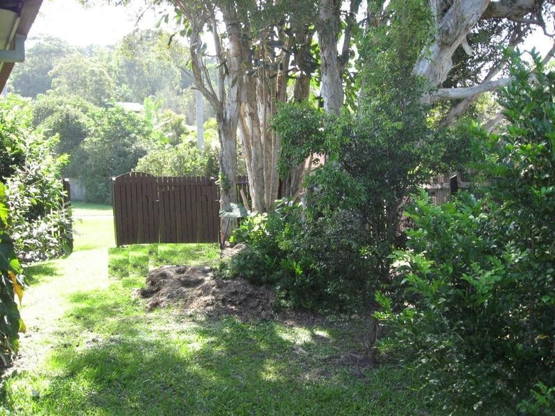 5 Wahlooga Way, Ocean Shores NSW 2483