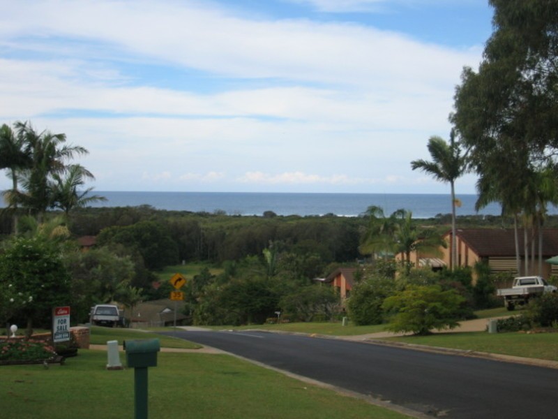 26 Yallakool Drive, Ocean Shores NSW 2483