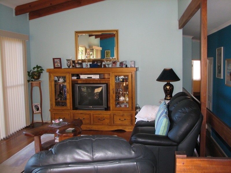 10 Warrambool Road, Ocean Shores NSW 2483