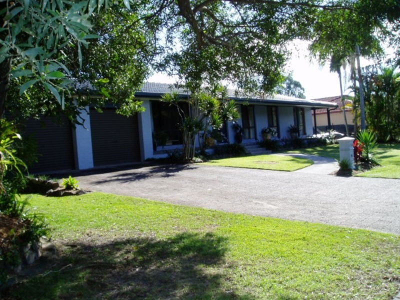 11 Larelar Court, Ocean Shores NSW 2483