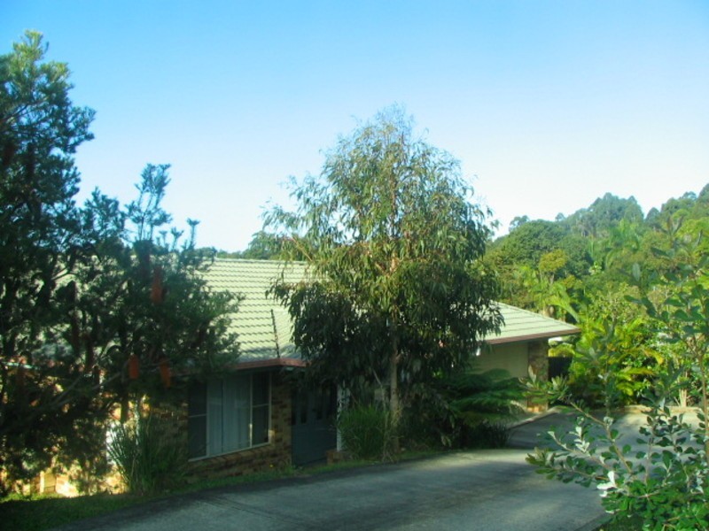 1 Ceron Court, Ocean Shores NSW 2483