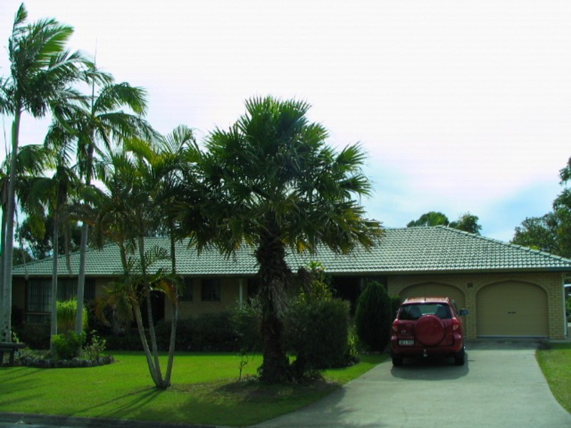 28 Narooma Drive, Ocean Shores NSW 2483