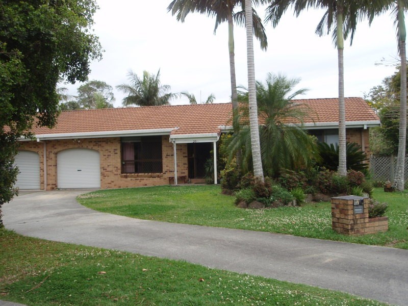 20 Tindarra Avenue, Ocean Shores NSW 2483
