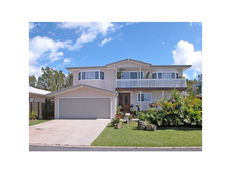 34 Mia Court, Ocean Shores NSW 2483