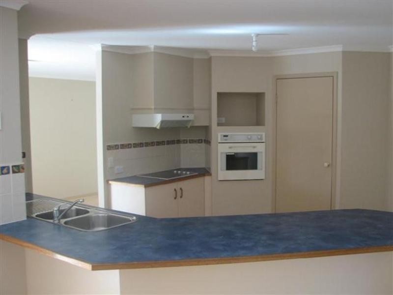 17 Narooma Drive, Ocean Shores NSW 2483