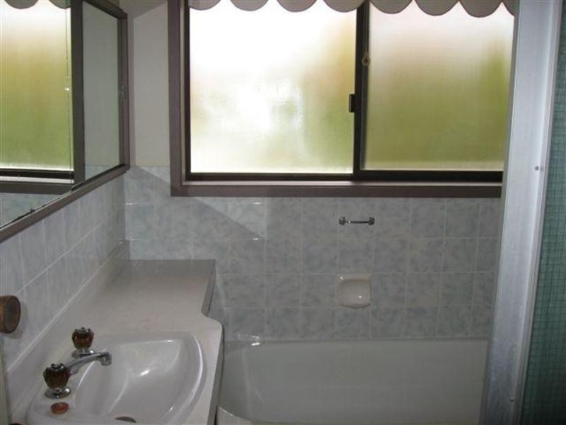 26 Warrambool Road, Ocean Shores NSW 2483