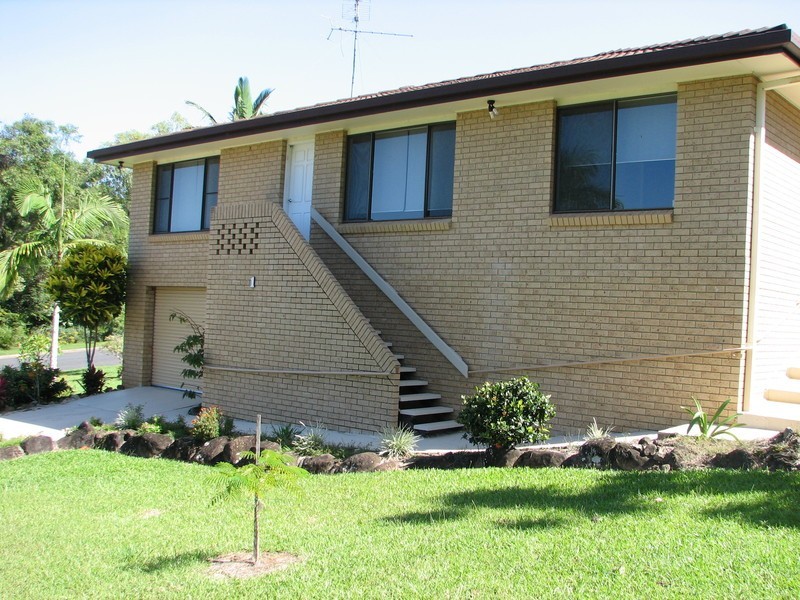 1 Kumbellin Glen, Ocean Shores NSW 2483