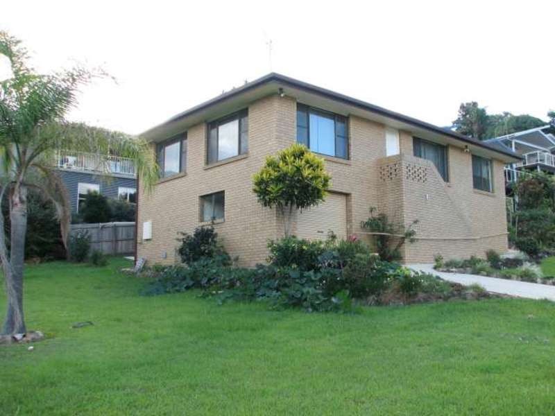 1 Kumbellin Glen, Ocean Shores NSW 2483