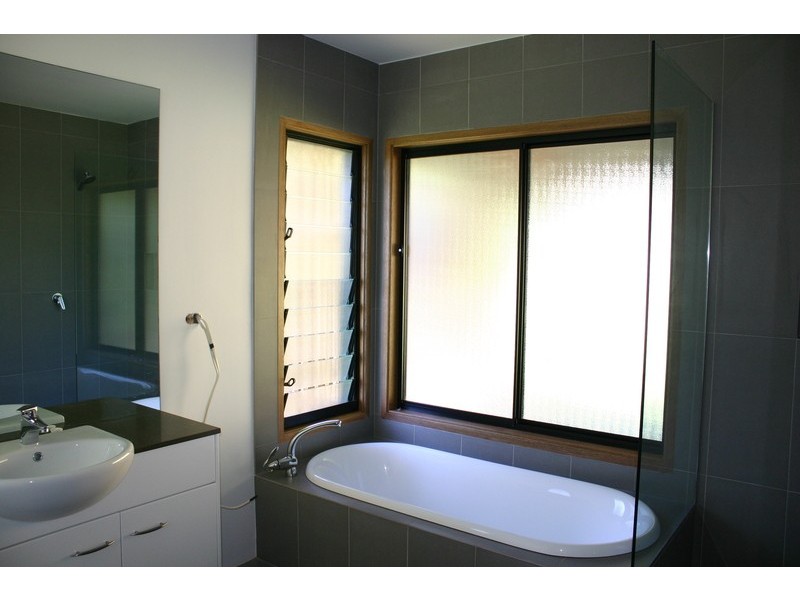 13 Namoi Glen, Ocean Shores NSW 2483