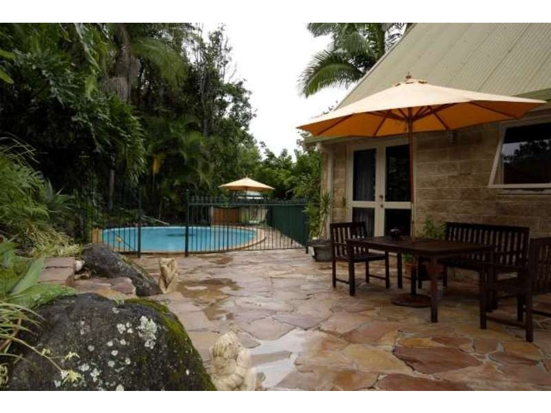 6 Gin Gin Crescent, Ocean Shores NSW 2483