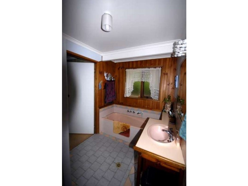 6 Gin Gin Crescent, Ocean Shores NSW 2483