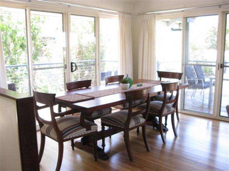 1 Mia Court, Ocean Shores NSW 2483