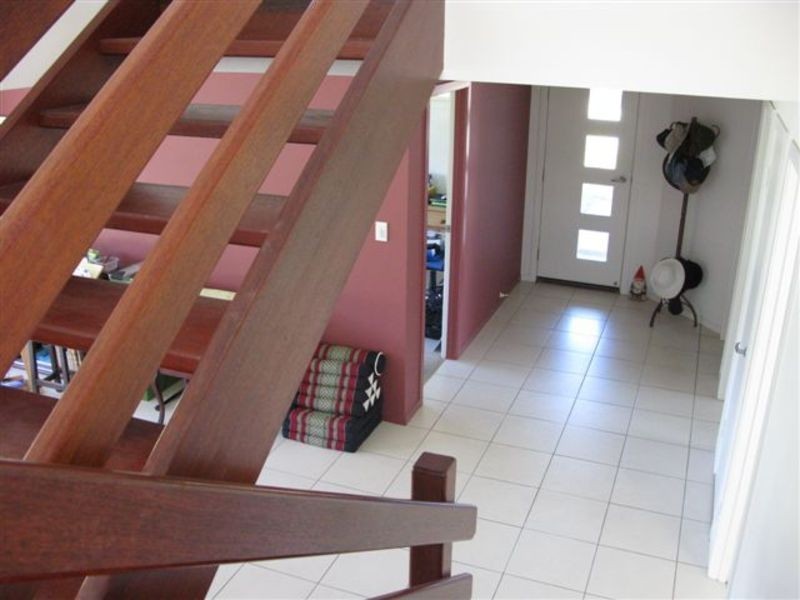 1 Mia Court, Ocean Shores NSW 2483