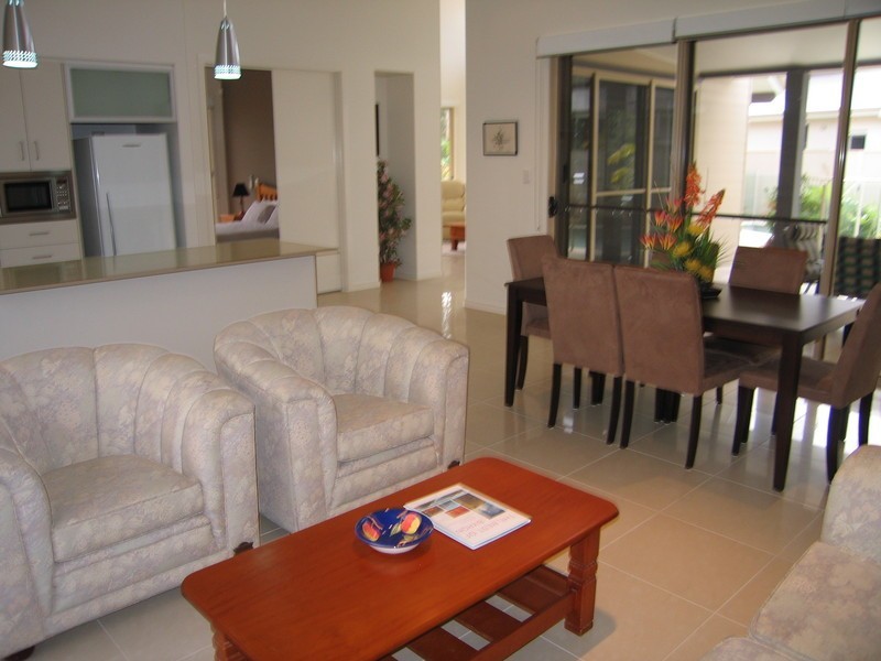 28 Mia Court, Ocean Shores NSW 2483