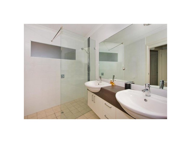 18 Palmer Avenue, Ocean Shores NSW 2483