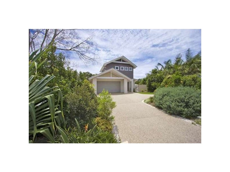 26 Mia Court, Ocean Shores NSW 2483