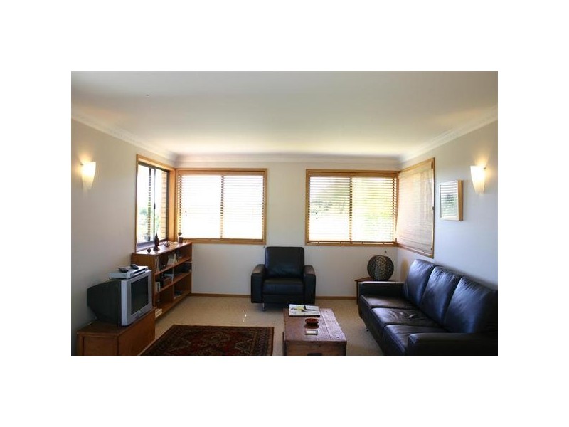 9 Gibingbell Close, Ocean Shores NSW 2483