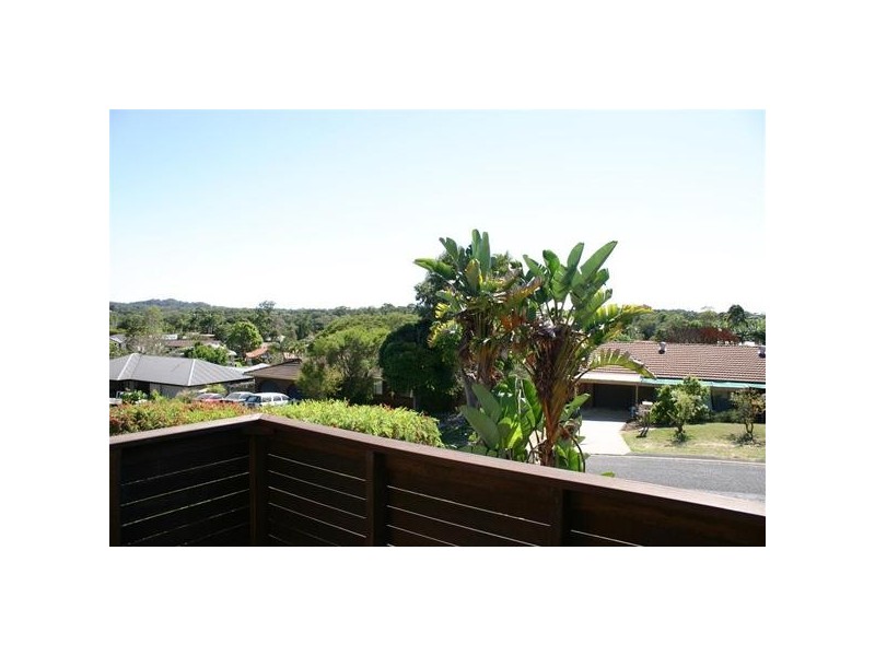 9 Gibingbell Close, Ocean Shores NSW 2483
