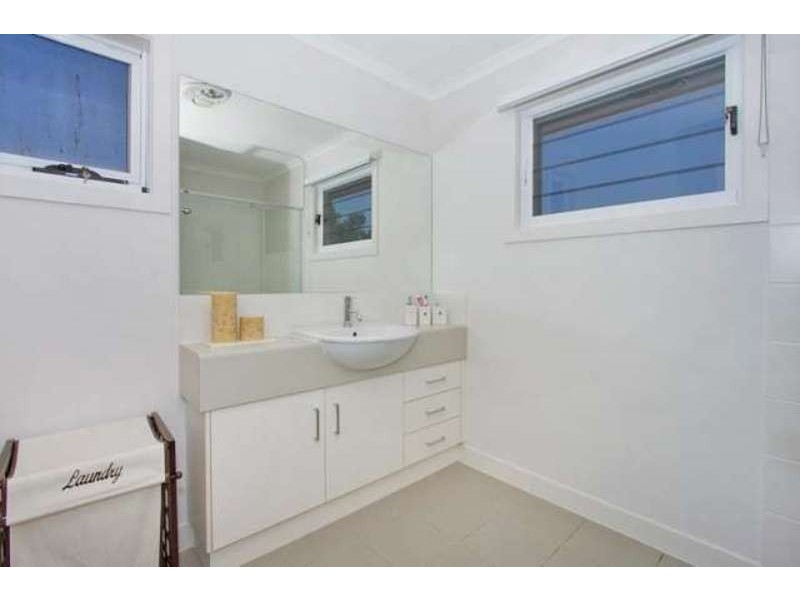 26 Mia Court, Ocean Shores NSW 2483