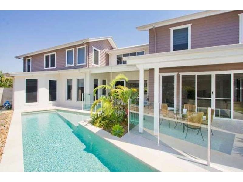 26 Mia Court, Ocean Shores NSW 2483