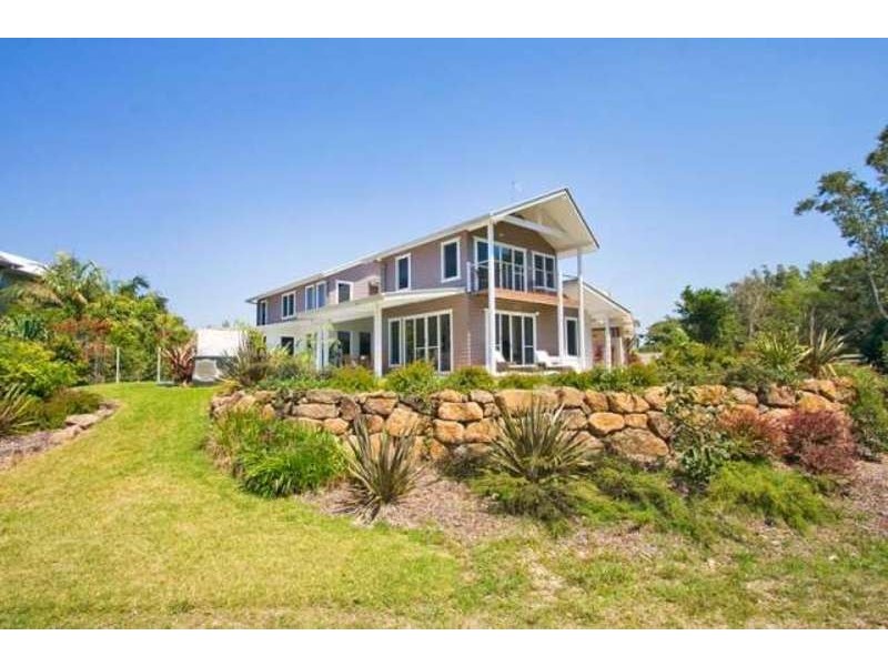 26 Mia Court, Ocean Shores NSW 2483