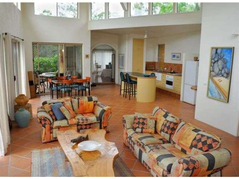 20  Larelar Court, Ocean Shores NSW 2483