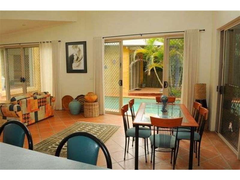 20  Larelar Court, Ocean Shores NSW 2483