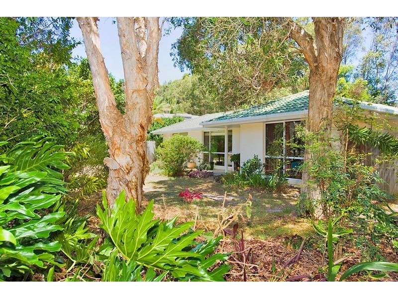 16 Berrimbilla Court, Ocean Shores NSW 2483
