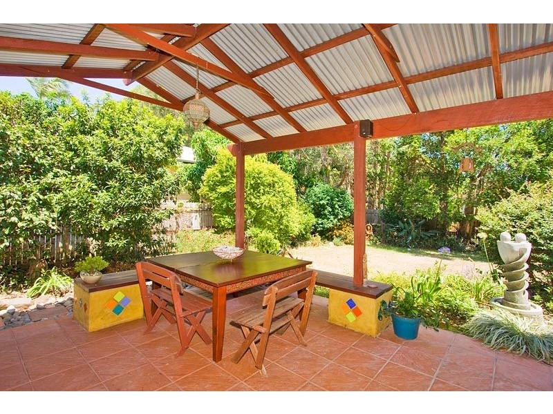 16 Berrimbilla Court, Ocean Shores NSW 2483