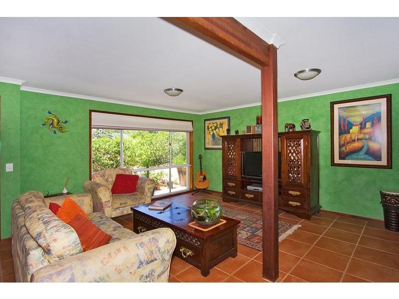 16 Berrimbilla Court, Ocean Shores NSW 2483