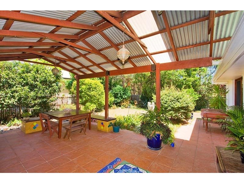 16 Berrimbilla Court, Ocean Shores NSW 2483