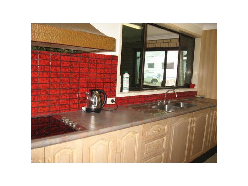 6 Warrambool Road, Ocean Shores NSW 2483