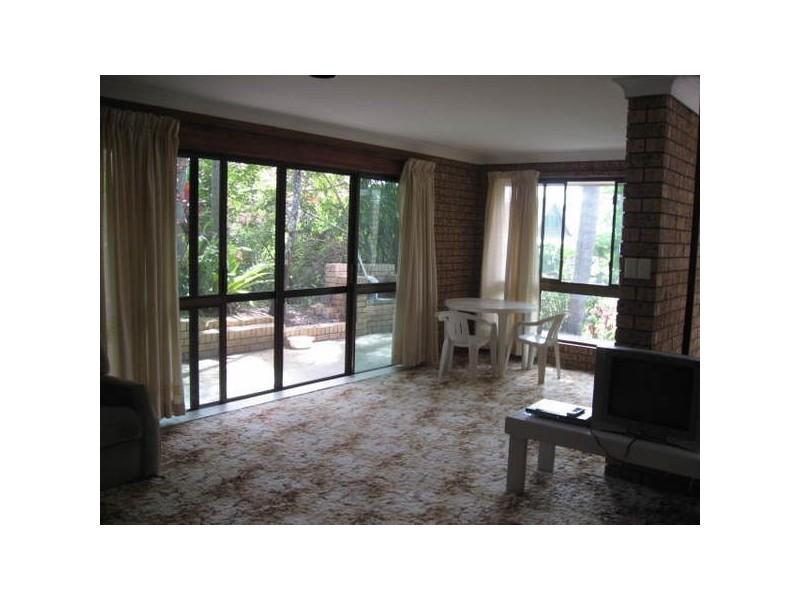 6 Warrambool Road, Ocean Shores NSW 2483