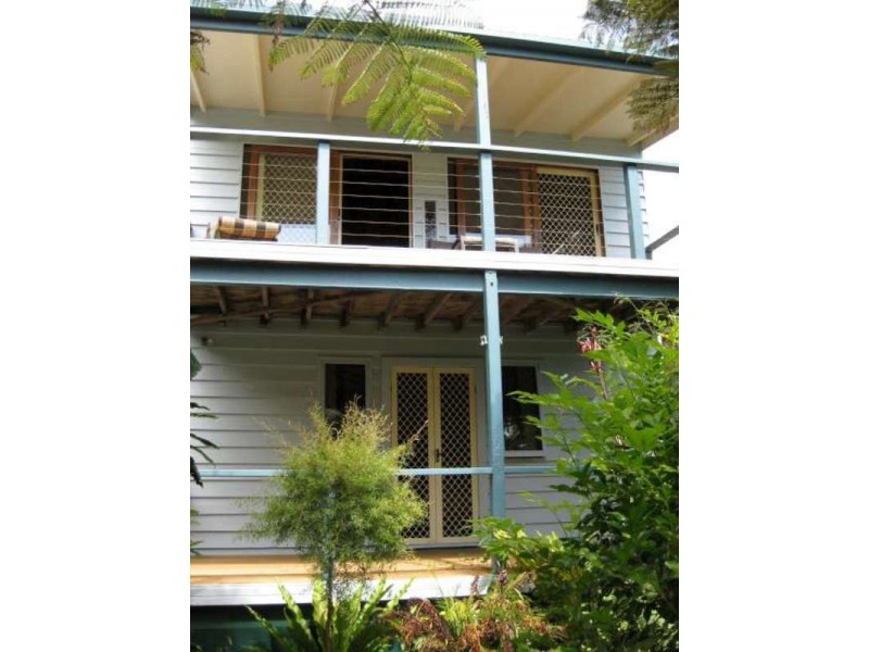 8 Pacific Esplanade, South Golden Beach NSW 2483