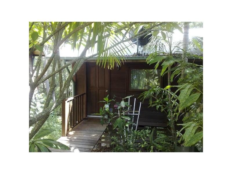 16 Nandroya Avenue, Ocean Shores NSW 2483