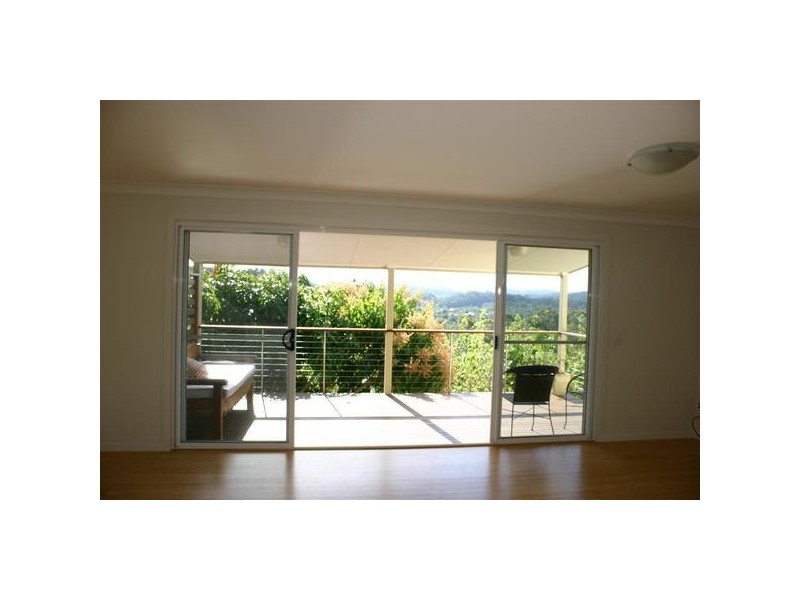 1 Coomburra Crescent, Ocean Shores NSW 2483