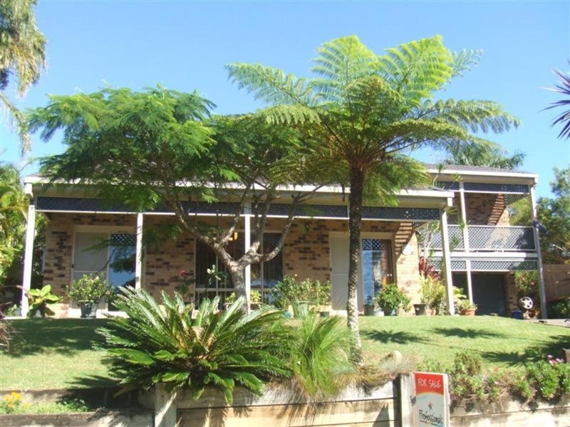61 Balemo Drive, Ocean Shores NSW 2483