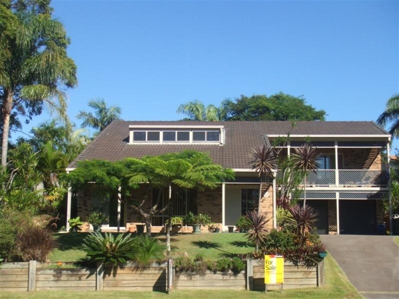 61 Balemo Drive, Ocean Shores NSW 2483