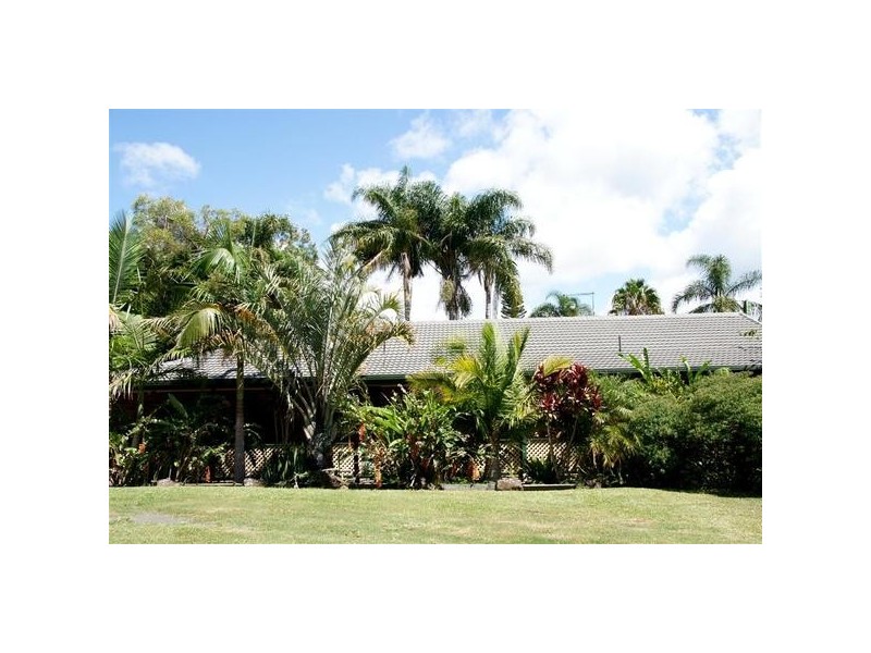 1 Narrogal Court, Ocean Shores NSW 2483