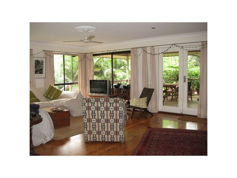 1 Bobra Glen, Ocean Shores NSW 2483