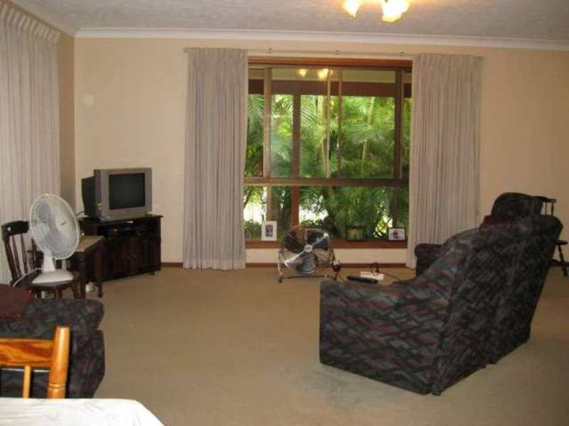 2 Matong Drive, Ocean Shores NSW 2483
