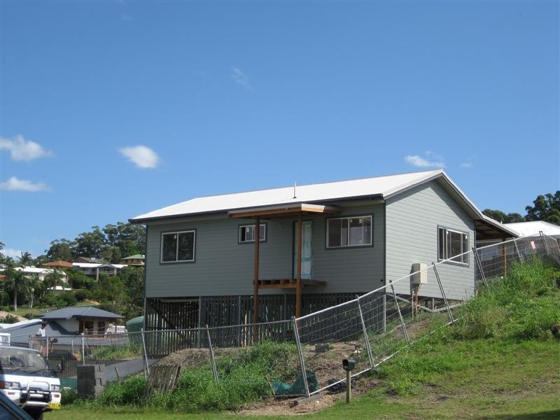 1/2 Palmer Avenue, Ocean Shores NSW 2483