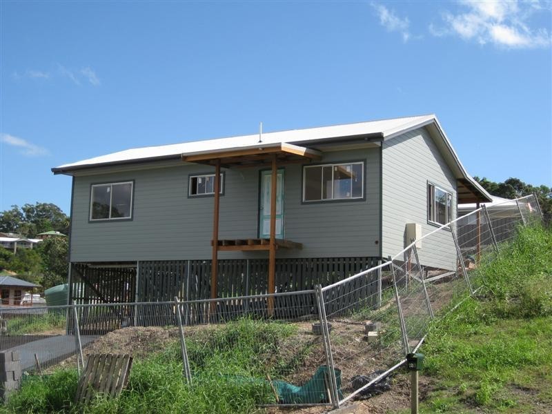 1/2 Palmer Avenue, Ocean Shores NSW 2483