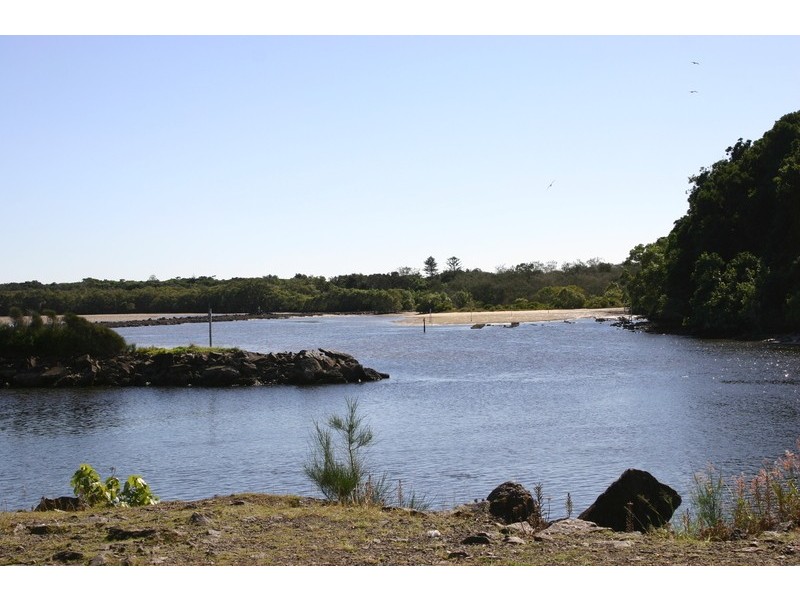 11/2 Rajah Road, Ocean Shores NSW 2483