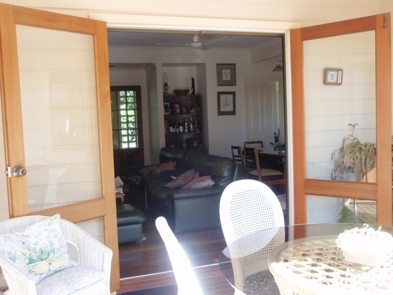 18 Yamble Drive, Ocean Shores NSW 2483